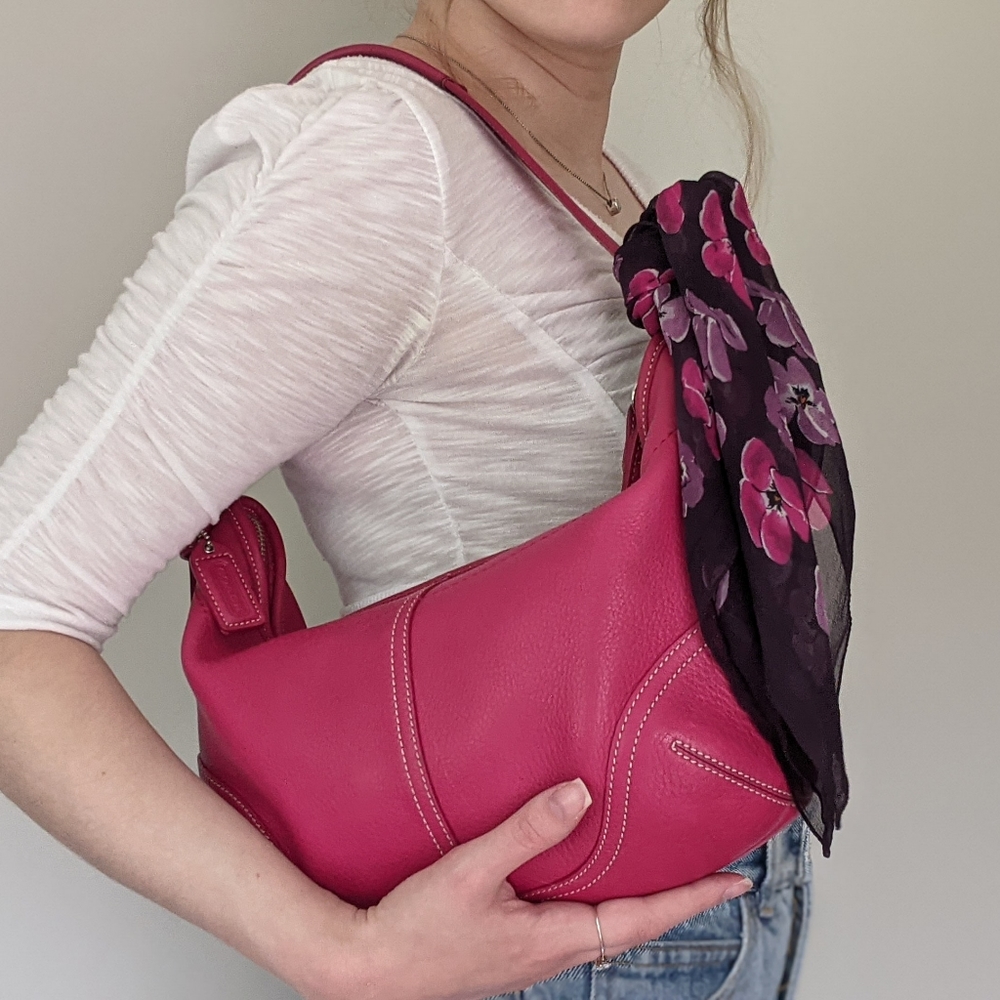Authentic Y2K Hot Pink Leather Coach Shoulder Bag - Picture 4 of 5